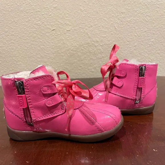UGG Diva Pink Payten Stars Patent Leather Boots size 7