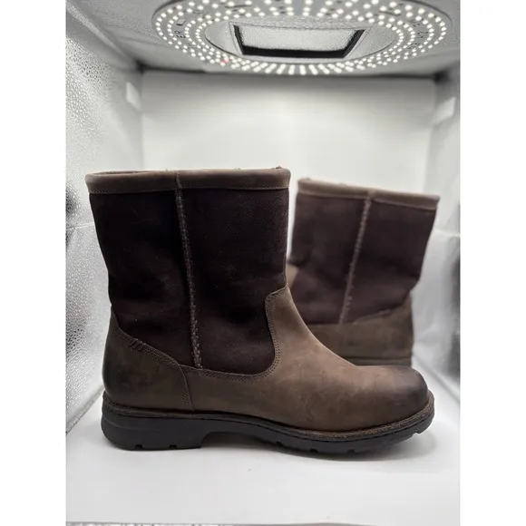 UGG Forester Boots Mens 10 Brown Leather Suede Sheepskin Waterproof Snow 1007796