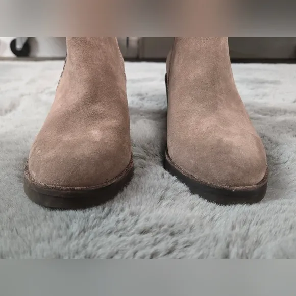 UGG Fraise Whipstitch Boots Suede Bow Back Stacked Heel Simply Taupe Sz 6 NEW