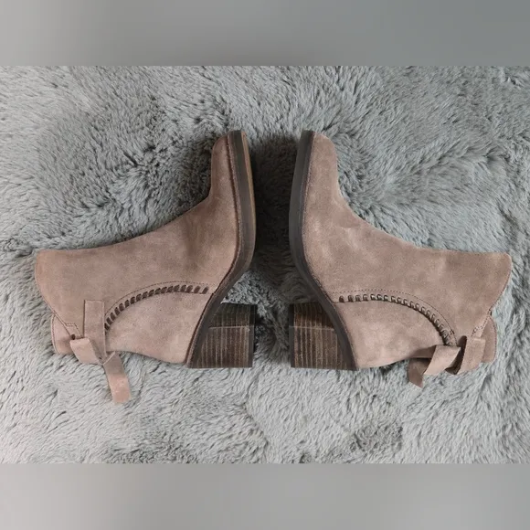 UGG Fraise Whipstitch Boots Suede Bow Back Stacked Heel Simply Taupe Sz 6 NEW
