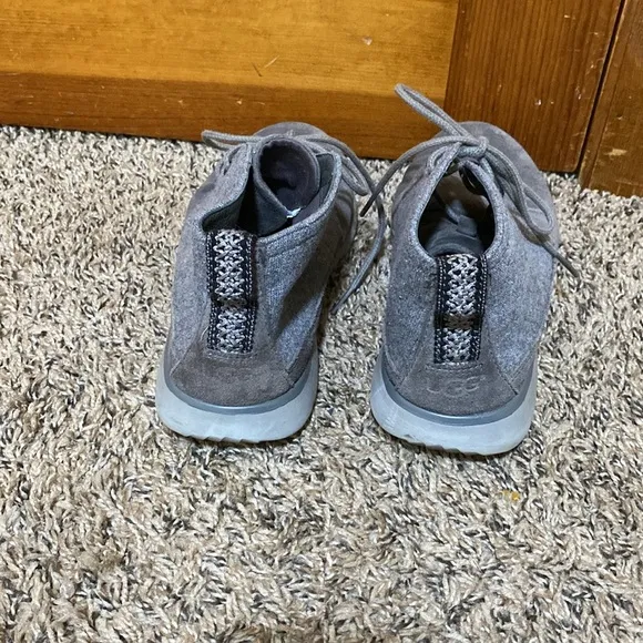 UGG® Freamon Leather Shoe chukka boots size 7