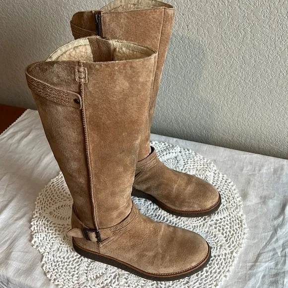 UGG Gellar Riding Boots Size 6.5