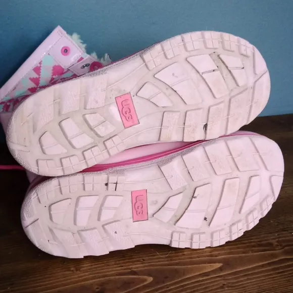 UGG  girls Butte Truckee boots