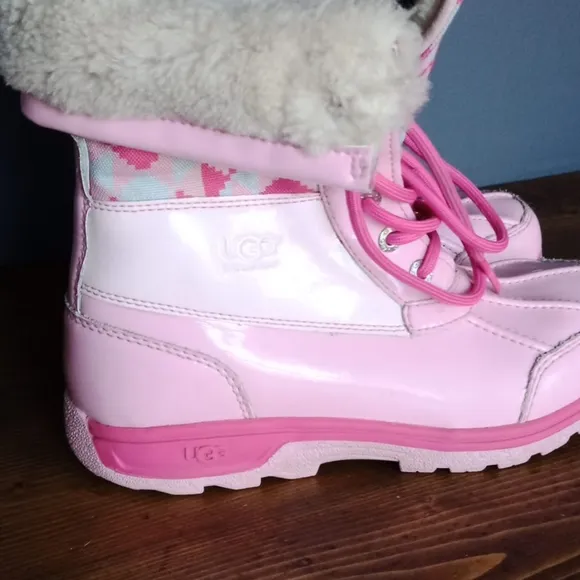 UGG  girls Butte Truckee boots