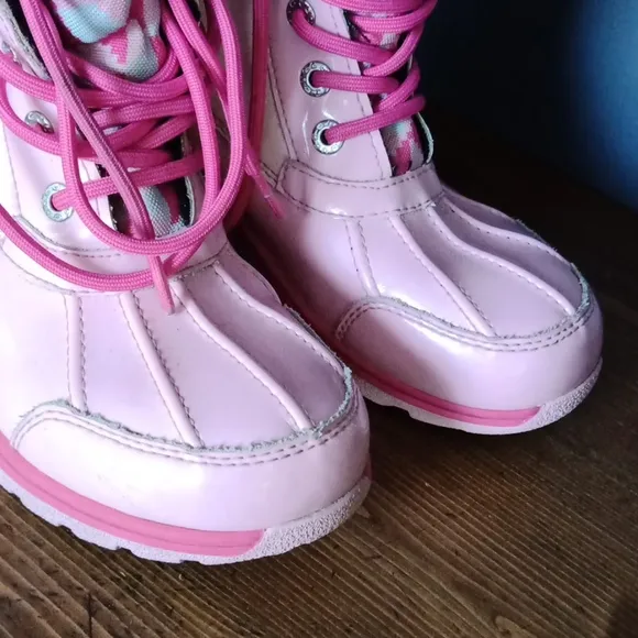 UGG  girls Butte Truckee boots