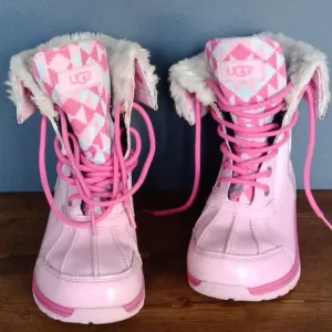 UGG  girls Butte Truckee boots