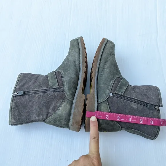 UGG Harwell Bomber youth gray suede buckle moto boots
