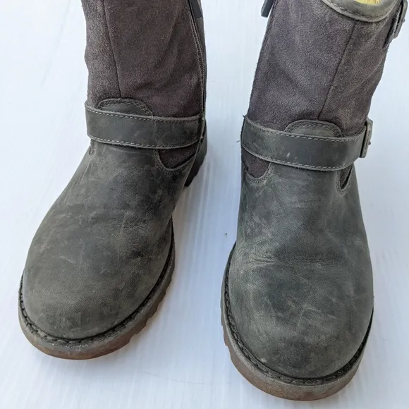 UGG Harwell Bomber youth gray suede buckle moto boots