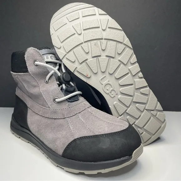 UGG Kids Turlock WP Gray Black Boots Youth Size 5 STYLE: 1103505K