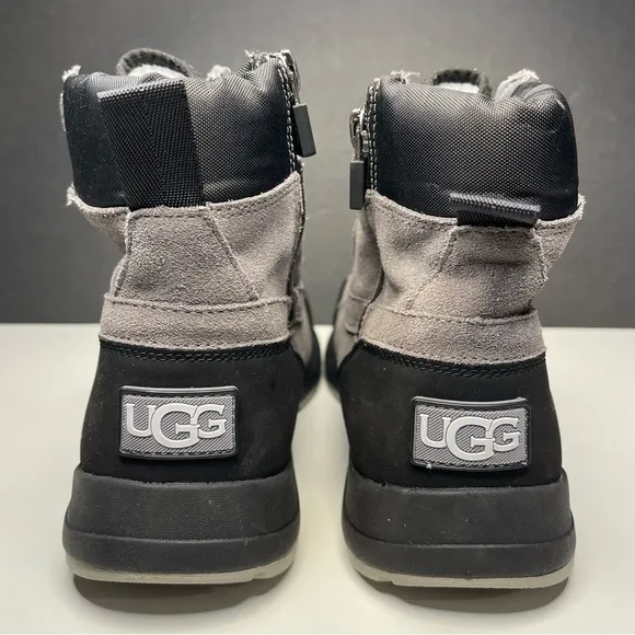 UGG Kids Turlock WP Gray Black Boots Youth Size 5 STYLE: 1103505K