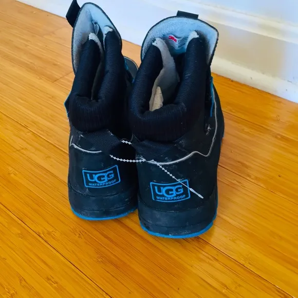 UGG Kids Waterproof Tabor Boots
