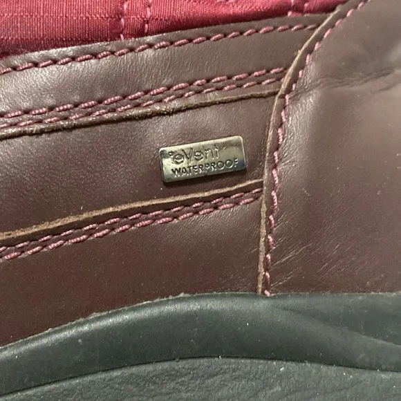 Ugg Lachlan Boots
