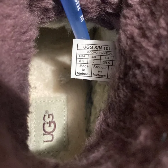 Ugg Lachlan Boots