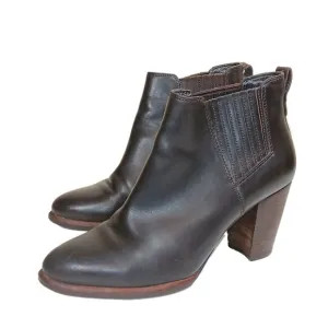 UGG Leather Chelsea Boots Womens 9 Brown Chunky Heel Classic Ankle Booties
