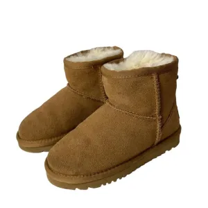 UGG little kids children are sheepskin fur lined suede boots size 10
