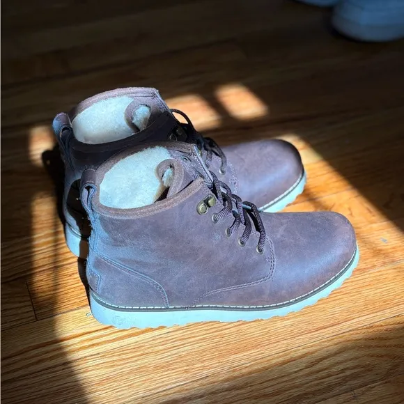 UGG Maple II Lace-Up Brown Leather Boots - Boys 5