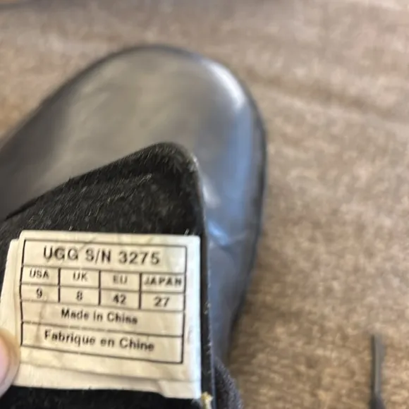 UGG Men's Black Leather Chukka Boots Size 9