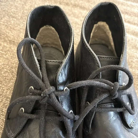 UGG Men's Black Leather Chukka Boots Size 9