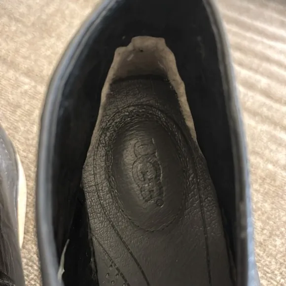 UGG Men's Black Leather Chukka Boots Size 9