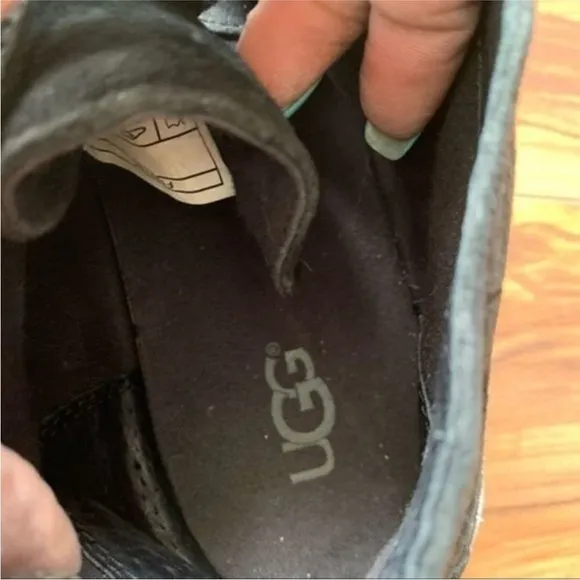 Ugg men’s black suede chukka boots 11