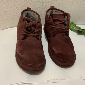 UGG Neumel 3236 Men's Burgundy Suede Cordovan Ankle Boots size 9/42