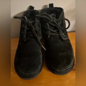 UGG NEUMEL WOMEN ANKLE BOOTS SUEDE BLACK US 4
