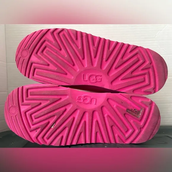 UGG Pink Waterproof Boots Women’s Size 6 EUC
