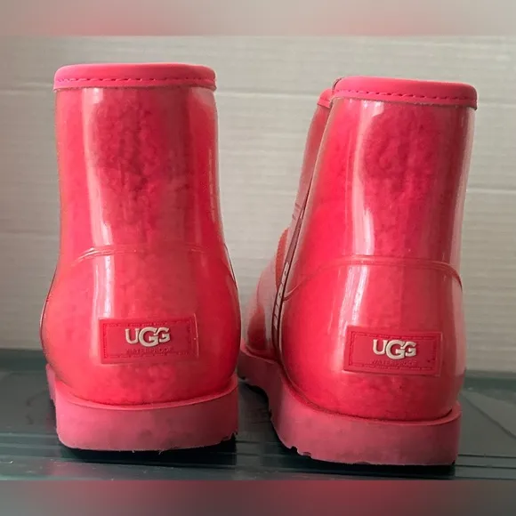 UGG Pink Waterproof Boots Women’s Size 6 EUC