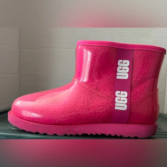 UGG Pink Waterproof Boots Women’s Size 6 EUC