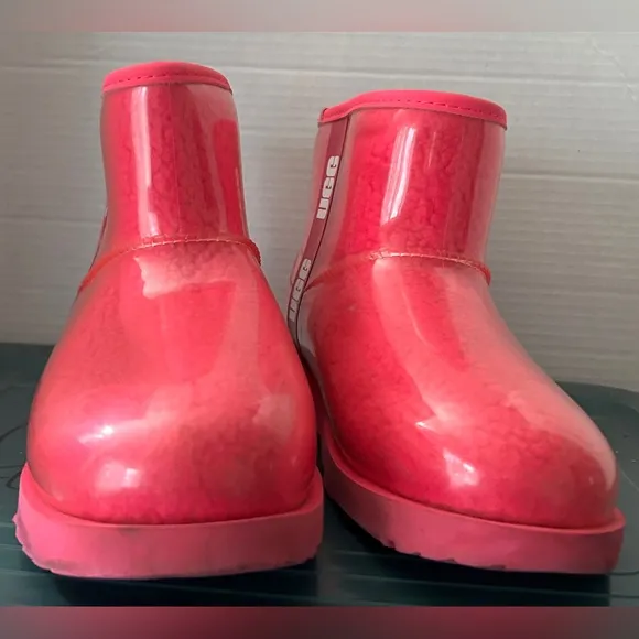 UGG Pink Waterproof Boots Women’s Size 6 EUC
