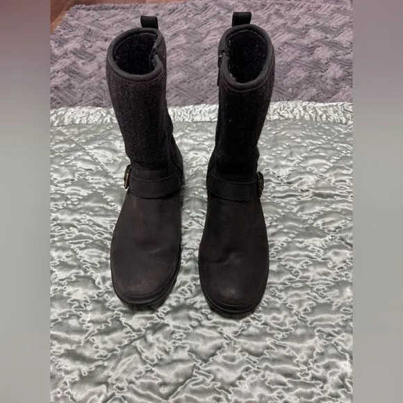 UGG  Robbie Black Waterproof Boots Size 7