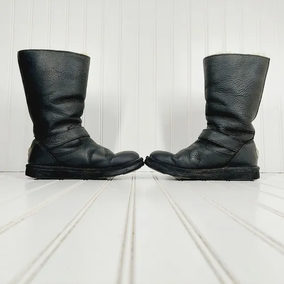 UGG Shearling Black Leather Mid Calf Silver Buckles Detail Winter Boots I795