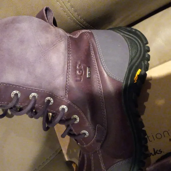 UGG snow boots in excellent condition