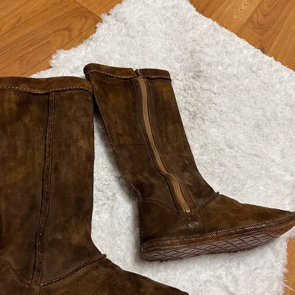 UGG SUEDE BOOT