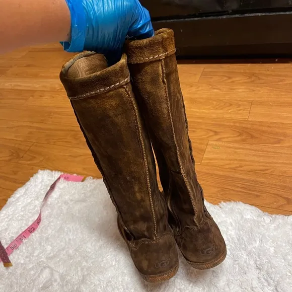 UGG SUEDE BOOT