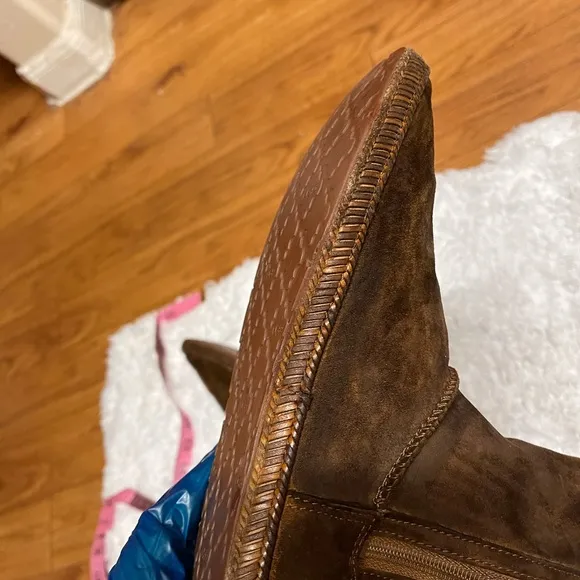 UGG SUEDE BOOT