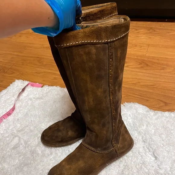UGG SUEDE BOOT