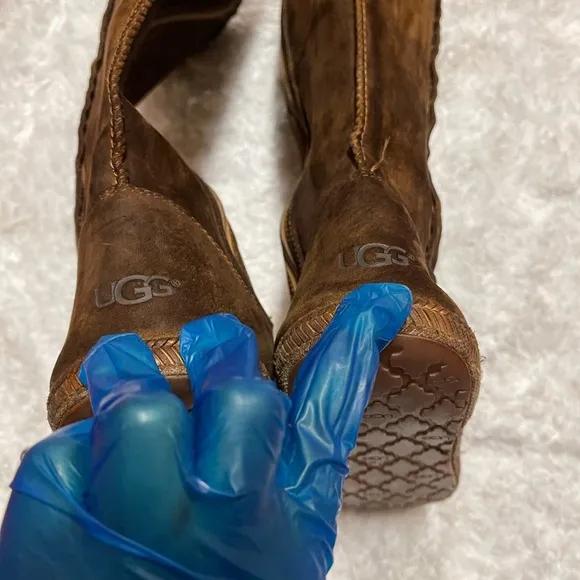 UGG SUEDE BOOT