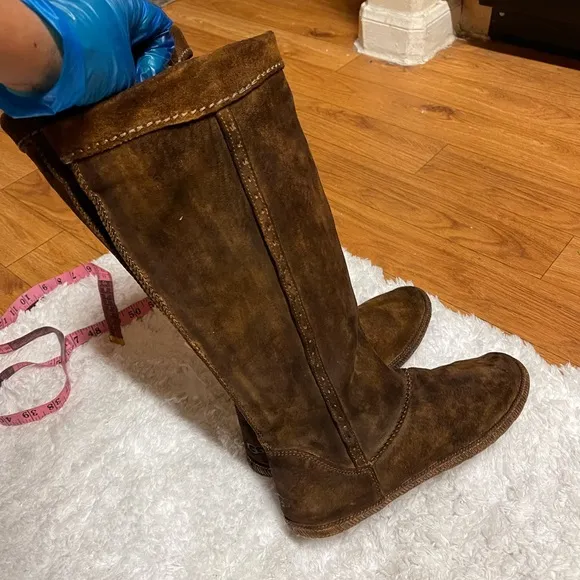 UGG SUEDE BOOT