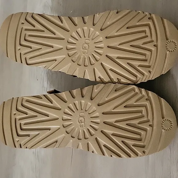 UGG Tan Suede Neumel Snapback Chukka Boots with Buckle Size Unisex 8