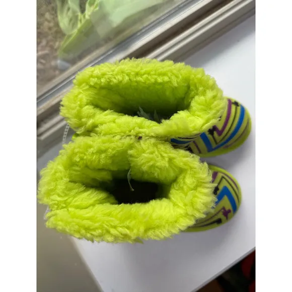 UGG Toddlers Bailey Bow || Winter Fashion Boots Size 9C NEW Galactic Lime Green
