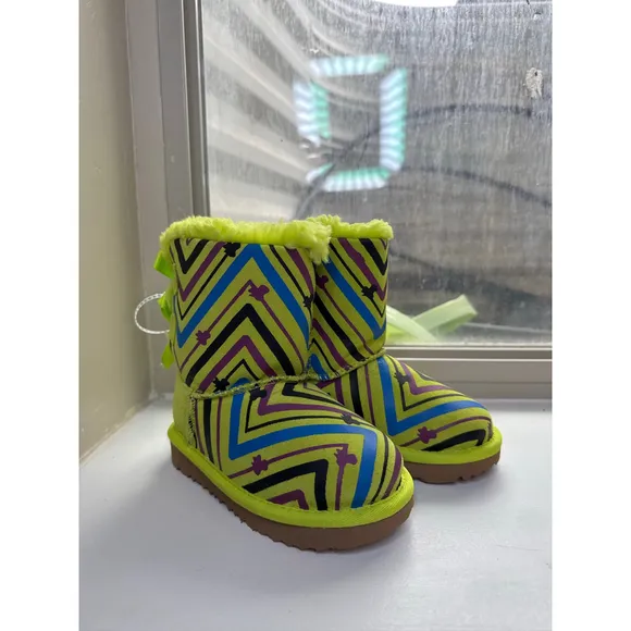 UGG Toddlers Bailey Bow || Winter Fashion Boots Size 9C NEW Galactic Lime Green