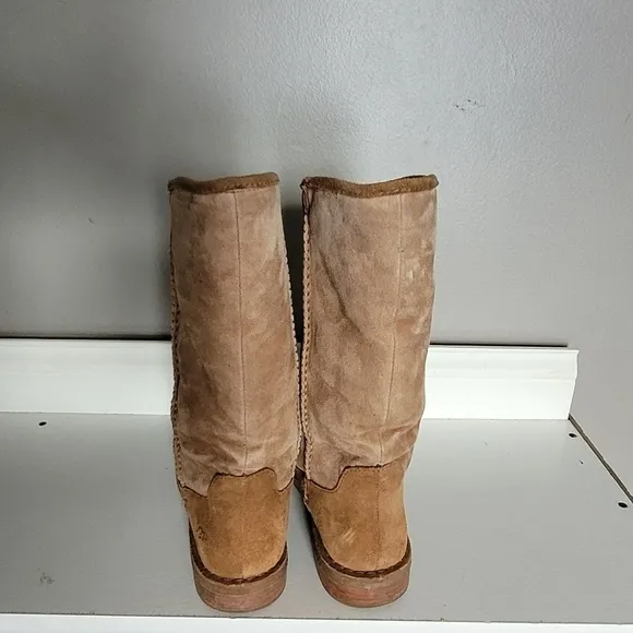 UGG Women's Chestnut Daphne Boots