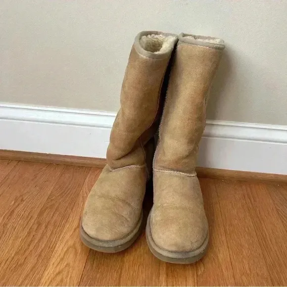 UGG Women's Classic Tall Chestnut Tan Winter Snow Lined Boots Size 7