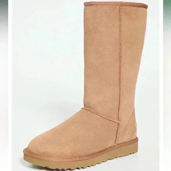 UGG Women's Classic Tall Chestnut Tan Winter Snow Lined Boots Size 7
