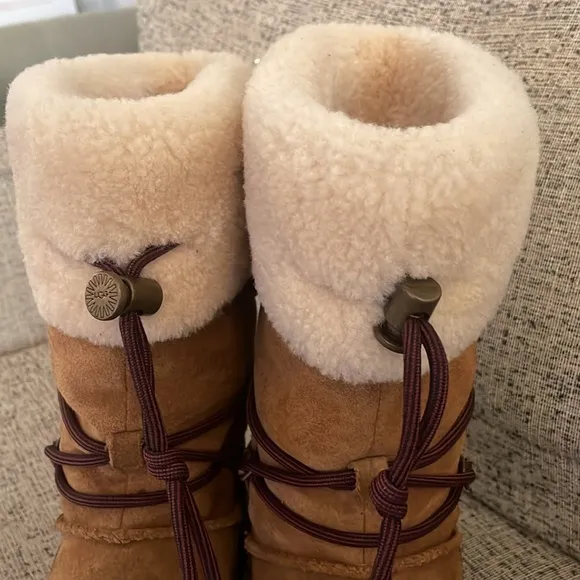 UGG Women's Orrellen Winter Boots Size 9