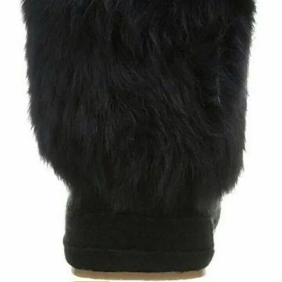 UGG Women's size 6M Ankle Boot