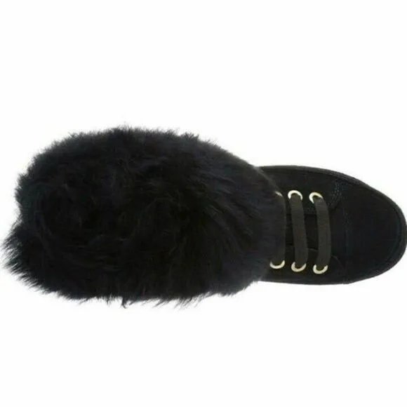 UGG Women's size 6M Ankle Boot