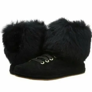 UGG Women's size 6M Ankle Boot