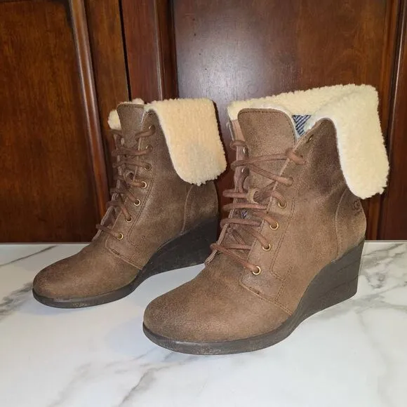 UGG Zea Waterproof Brown Leather Shearling Wedge Heel Lace-Up Womens Boots. Size